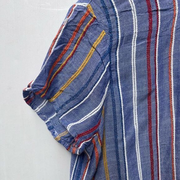 K.I.T Striped, KnotHem, Key hole Back, Short Sleeve Blouse, Women's size Medium - Picture 2 of 6